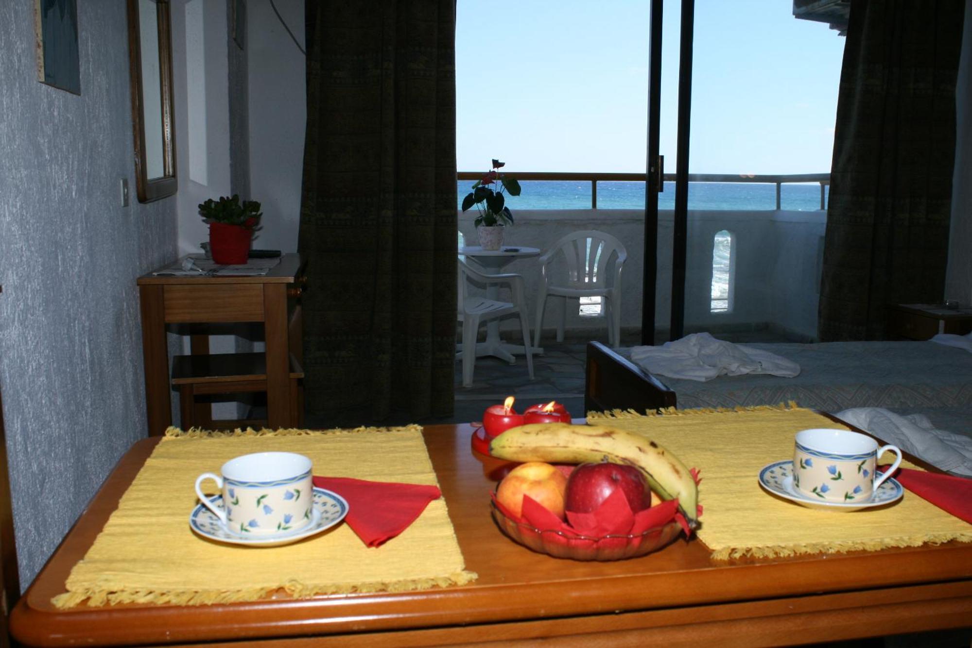 Blue Bay Apartments Hersonissos (Crete) Exterior foto
